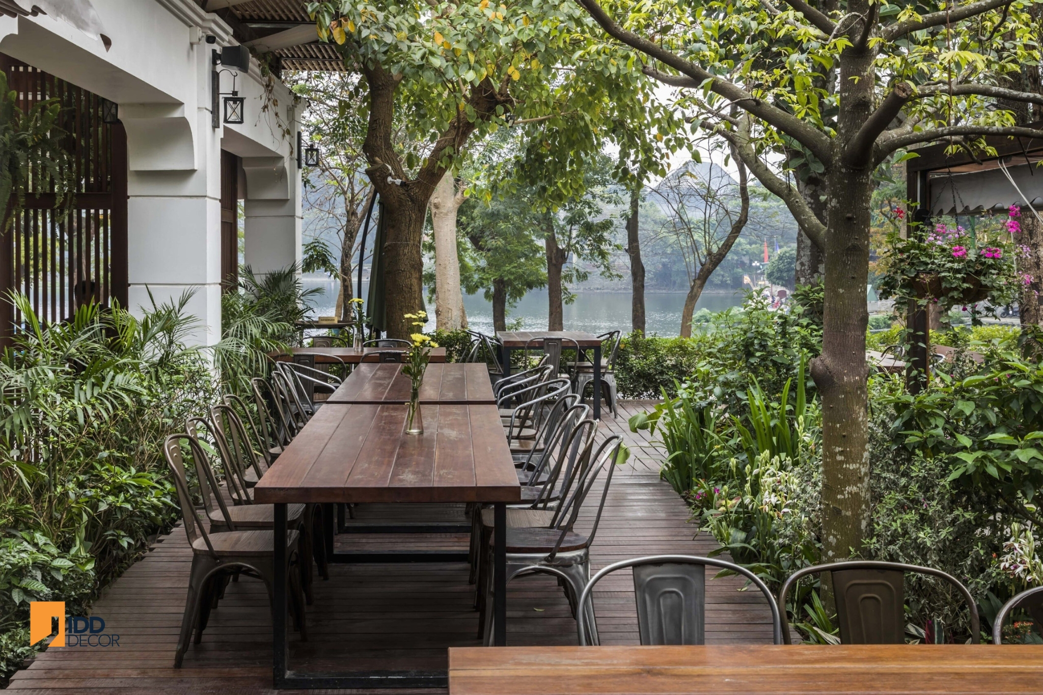 Thiết kế nội thất nhà hàng Ngon Garden - khu vực sân vườn (Ngon Garden Restaurant Interior Design - Garden / Outdoor Space – Oriental Welcome)