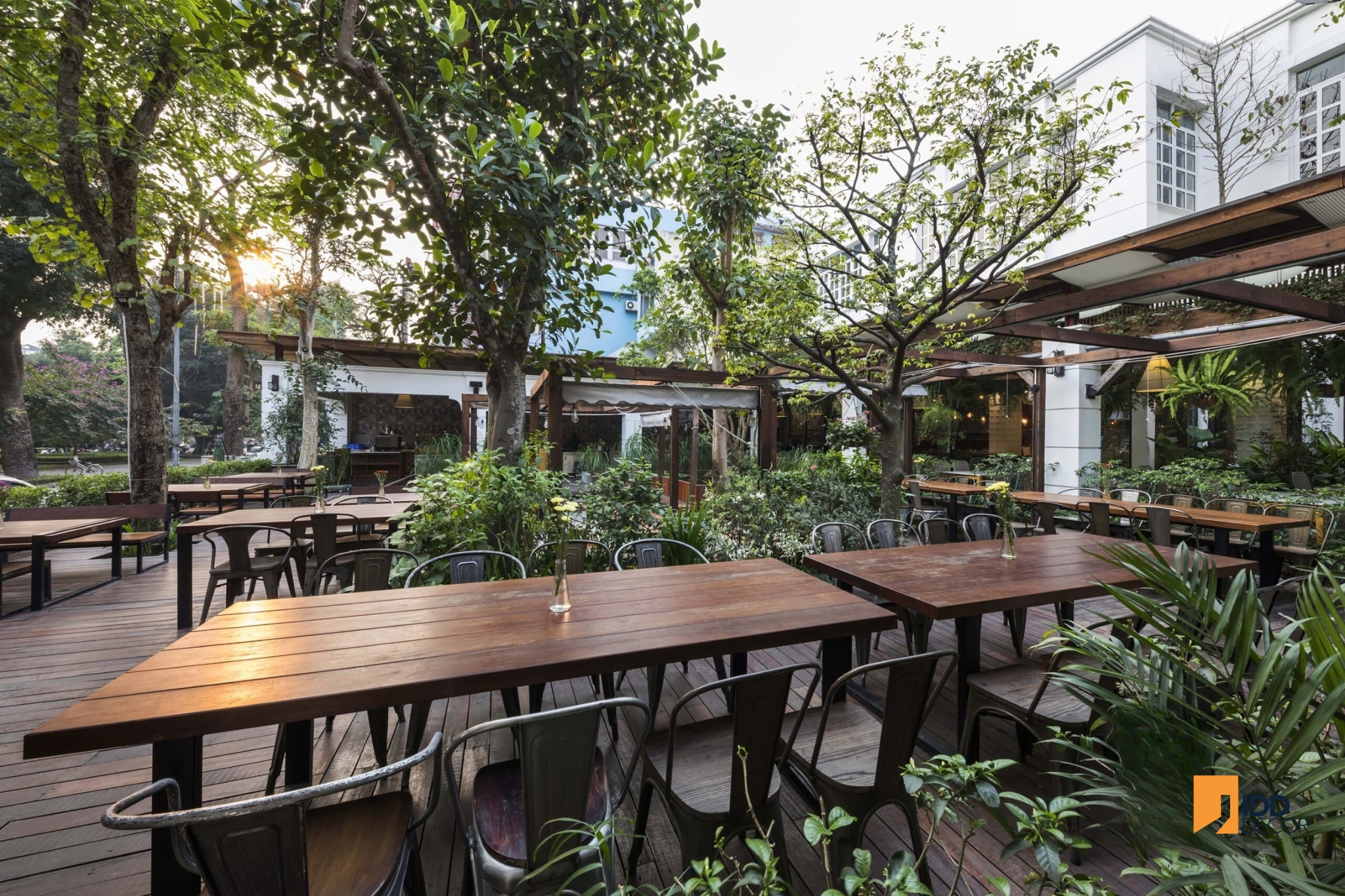 Thiết kế nội thất nhà hàng Ngon Garden - khu vực sân vườn (Ngon Garden Restaurant Interior Design - Garden / Outdoor Space – Oriental Welcome)