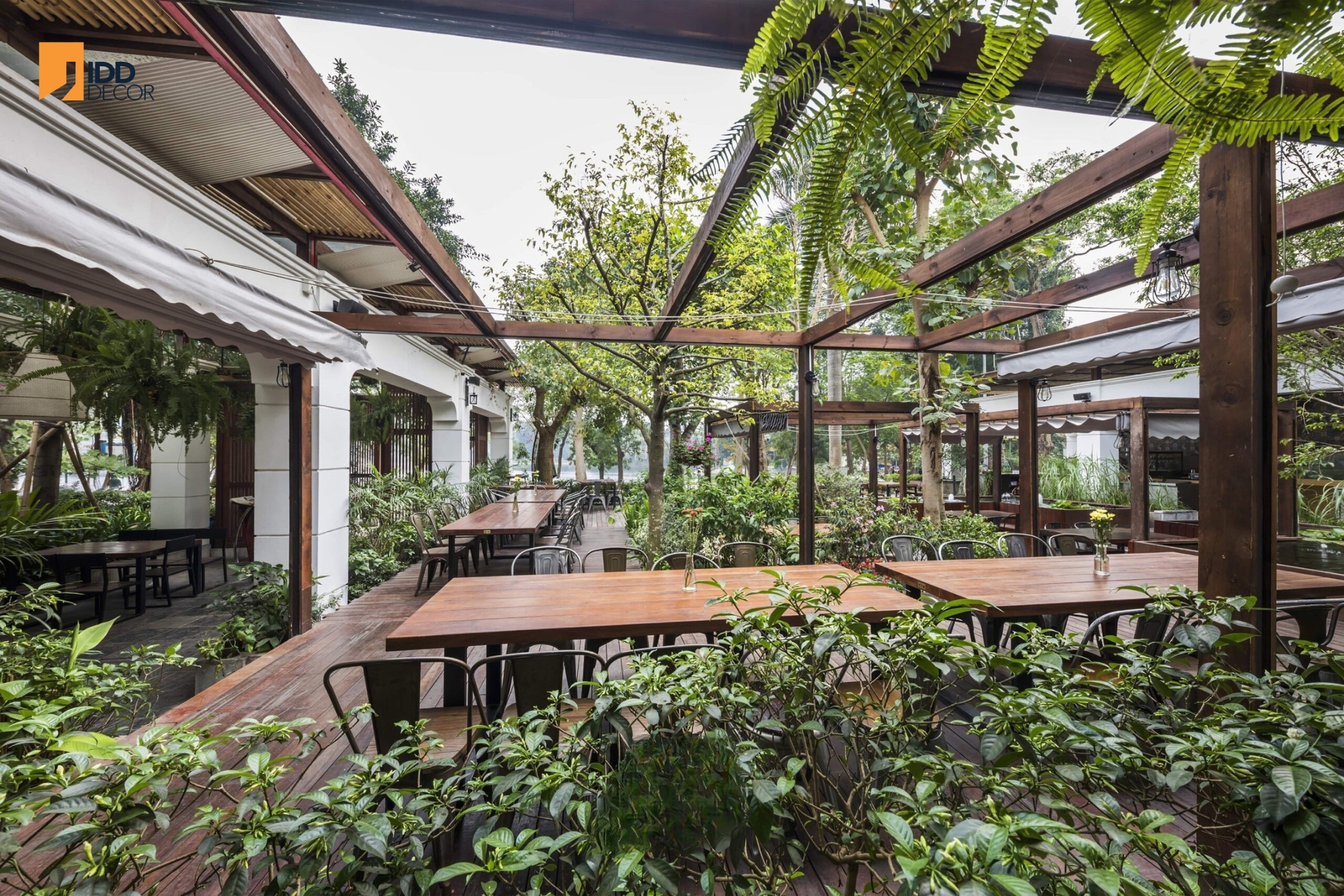 Thiết kế nội thất nhà hàng Ngon Garden - khu vực sân vườn (Ngon Garden Restaurant Interior Design - Garden / Outdoor Space – Oriental Welcome)