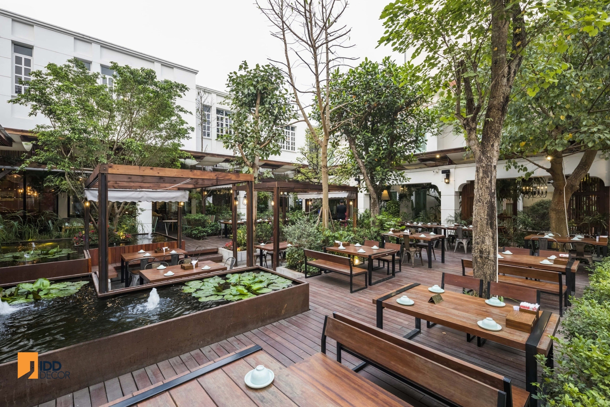 Thiết kế nội thất nhà hàng Ngon Garden - khu vực sân vườn (Ngon Garden Restaurant Interior Design - Garden / Outdoor Space – Oriental Welcome)