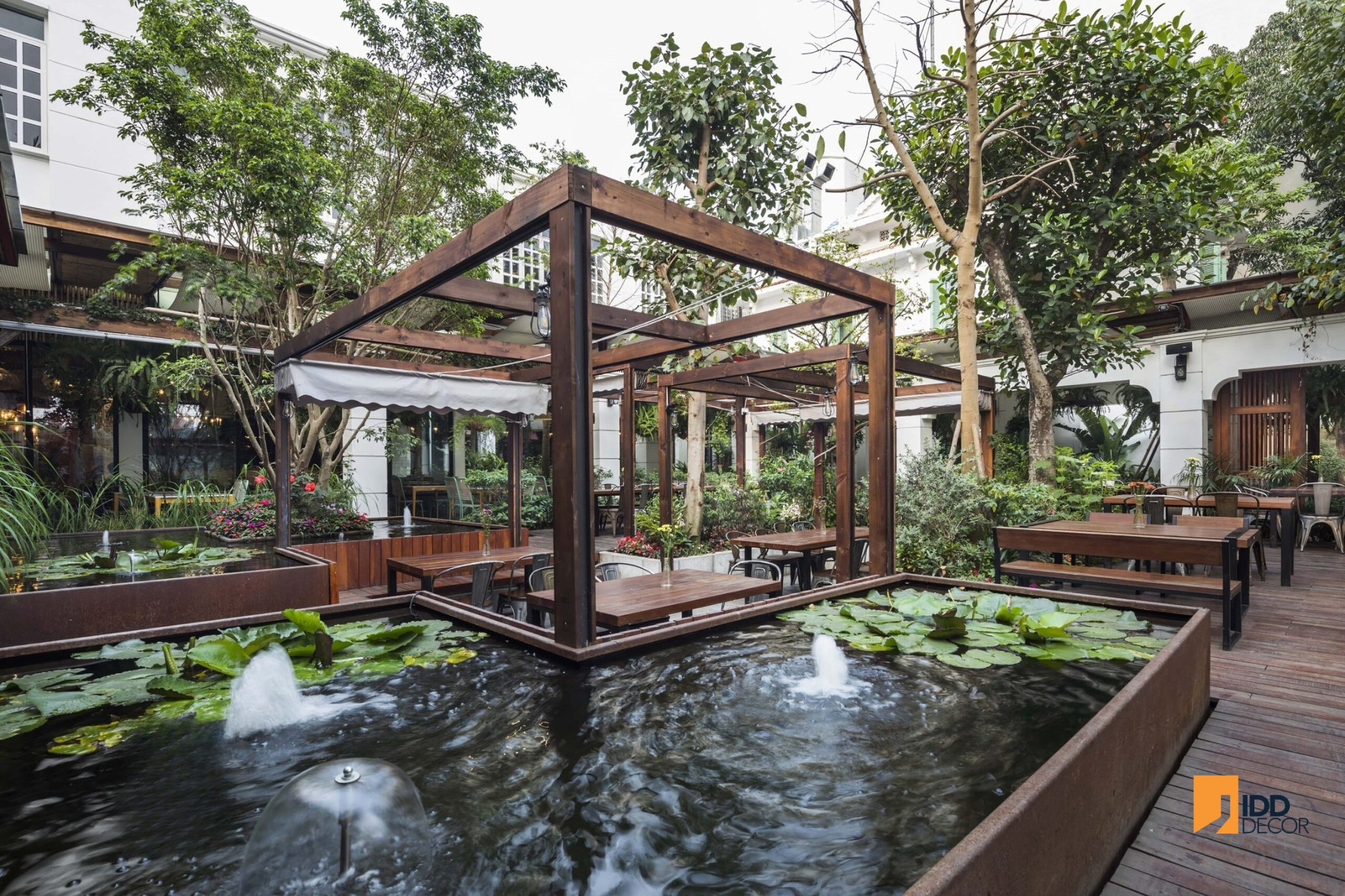 Thiết kế nội thất nhà hàng Ngon Garden - khu vực sân vườn (Ngon Garden Restaurant Interior Design - Garden / Outdoor Space – Oriental Welcome)