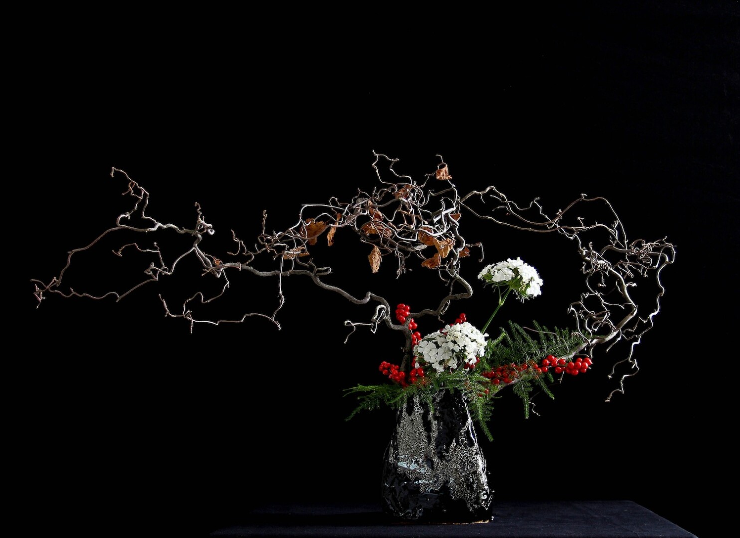 Ikebana tôn lên vẻ đẹp của sự bất cân đối (Nguồn: MAXXI)