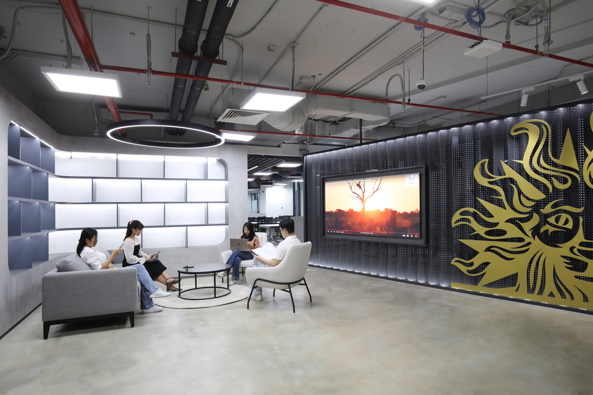 Giá trị thương hiệu được thể hiện qua thiết kế văn phòng độc đáo - Thiết kế bởi IDD Decor