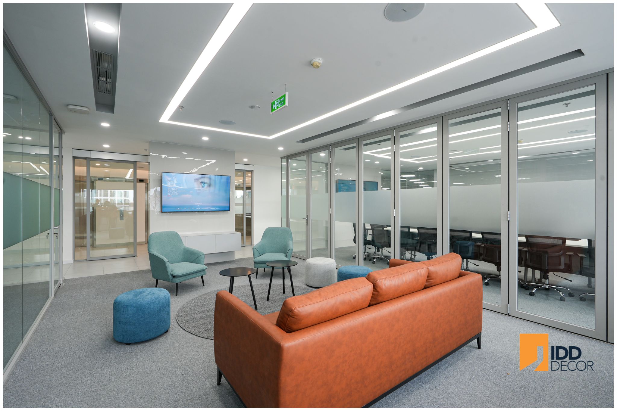 Thiết kế nội thất văn phòng CMA - Phòng thảo luận chung (CMA Office Interior Design – Collaborative Discussion Area)